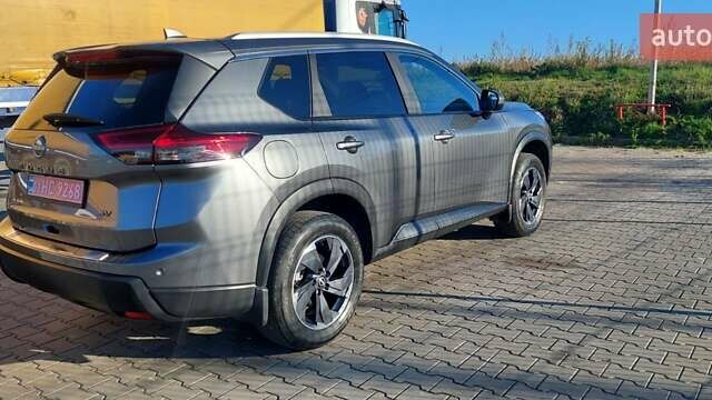 Серый Ниссан Rogue, объемом двигателя 1.5 л и пробегом 10 тыс. км за 24300 $, фото 4 на Automoto.ua