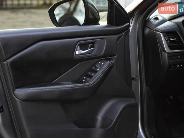 Сірий Ніссан Rogue, об'ємом двигуна 1.5 л та пробігом 7 тис. км за 26000 $, фото 9 на Automoto.ua