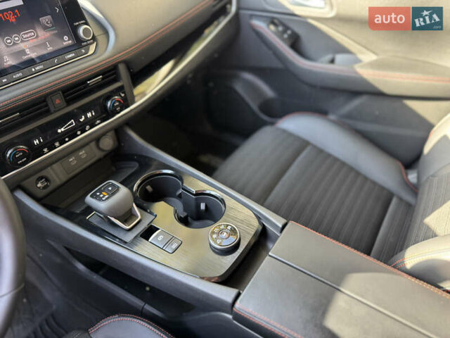 Сірий Ніссан Rogue, об'ємом двигуна 1.5 л та пробігом 6 тис. км за 26900 $, фото 22 на Automoto.ua