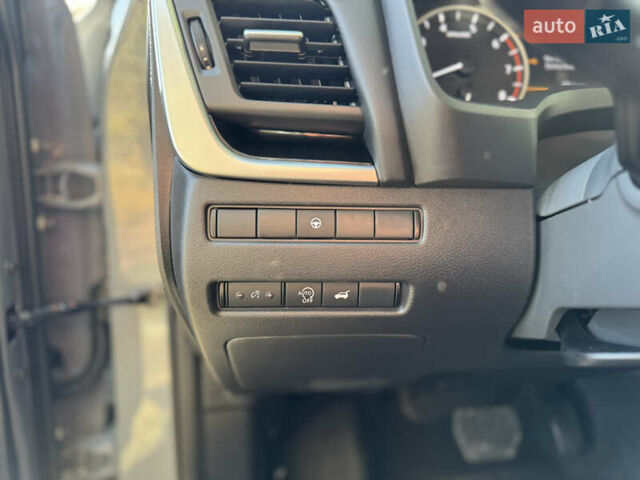 Сірий Ніссан Rogue, об'ємом двигуна 1.5 л та пробігом 6 тис. км за 26900 $, фото 18 на Automoto.ua