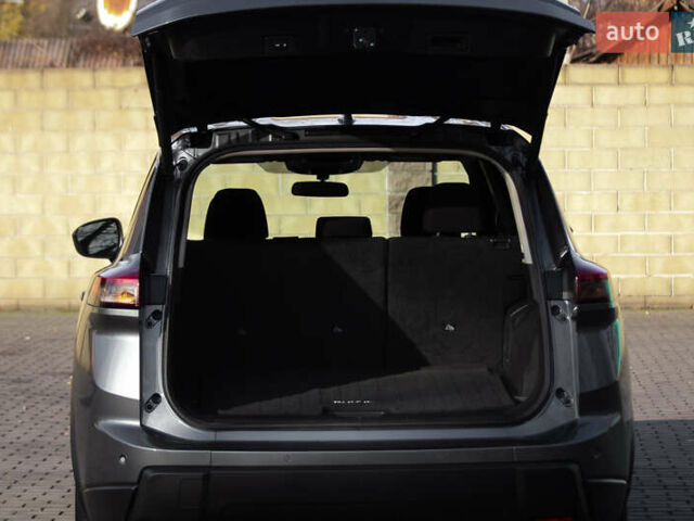 Сірий Ніссан Rogue, об'ємом двигуна 1.5 л та пробігом 7 тис. км за 26000 $, фото 5 на Automoto.ua