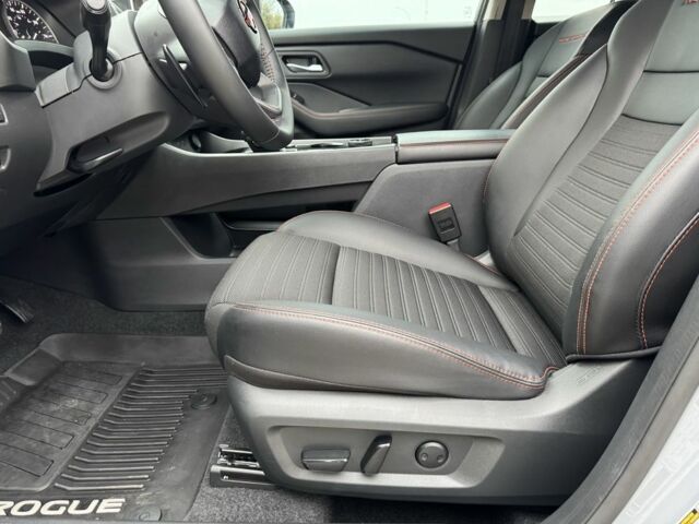 Сірий Ніссан Rogue, об'ємом двигуна 1.5 л та пробігом 5 тис. км за 26900 $, фото 19 на Automoto.ua