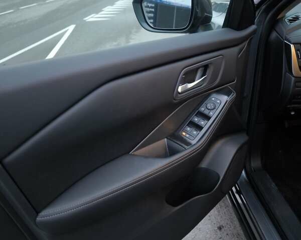 Сірий Ніссан Rogue, об'ємом двигуна 1.5 л та пробігом 2 тис. км за 28200 $, фото 8 на Automoto.ua