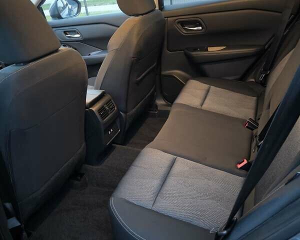 Сірий Ніссан Rogue, об'ємом двигуна 1.5 л та пробігом 2 тис. км за 28200 $, фото 11 на Automoto.ua