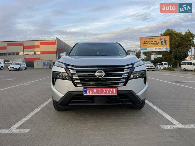 Серый Ниссан Rogue, объемом двигателя 1.5 л и пробегом 2 тыс. км за 28700 $, фото 2 на Automoto.ua