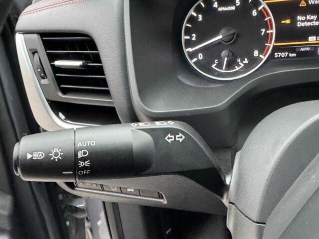 Сірий Ніссан Rogue, об'ємом двигуна 1.5 л та пробігом 5 тис. км за 26900 $, фото 8 на Automoto.ua