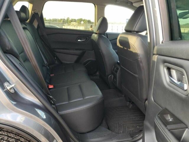 Сірий Ніссан Rogue, об'ємом двигуна 1.5 л та пробігом 20 тис. км за 10000 $, фото 10 на Automoto.ua