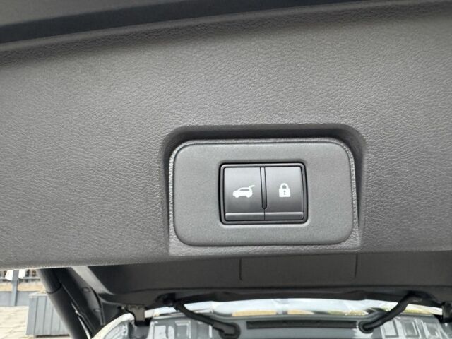 Сірий Ніссан Rogue, об'ємом двигуна 1.5 л та пробігом 5 тис. км за 26900 $, фото 23 на Automoto.ua