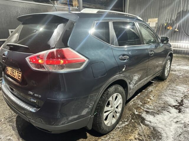 Синий Ниссан Rogue, объемом двигателя 2.4 л и пробегом 240 тыс. км за 9700 $, фото 3 на Automoto.ua