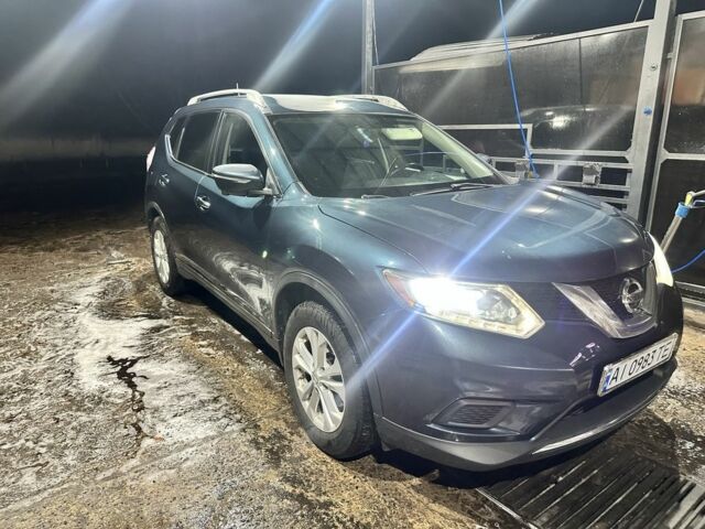 Синий Ниссан Rogue, объемом двигателя 2.4 л и пробегом 240 тыс. км за 9700 $, фото 2 на Automoto.ua