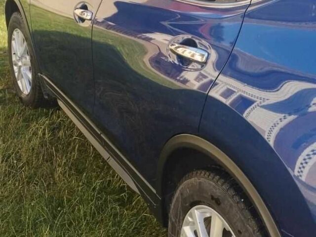 Синий Ниссан Rogue, объемом двигателя 2.5 л и пробегом 90 тыс. км за 17000 $, фото 4 на Automoto.ua