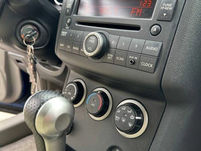 Синий Ниссан Rogue, объемом двигателя 2.5 л и пробегом 231 тыс. км за 7300 $, фото 5 на Automoto.ua