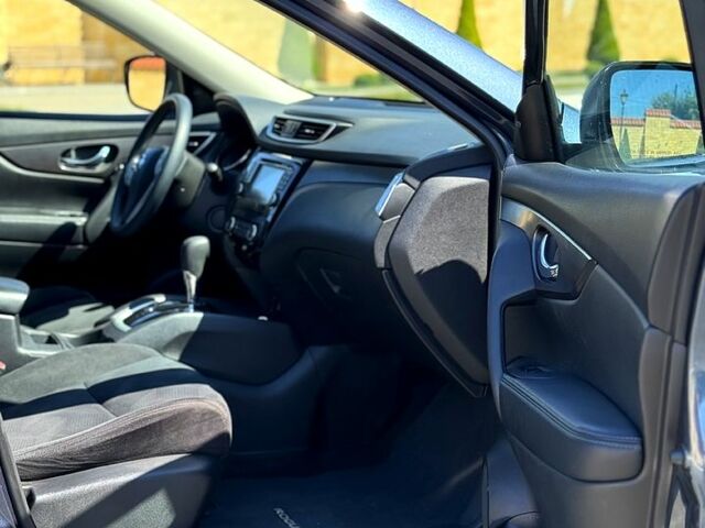 Синий Ниссан Rogue, объемом двигателя 2.5 л и пробегом 165 тыс. км за 13000 $, фото 5 на Automoto.ua