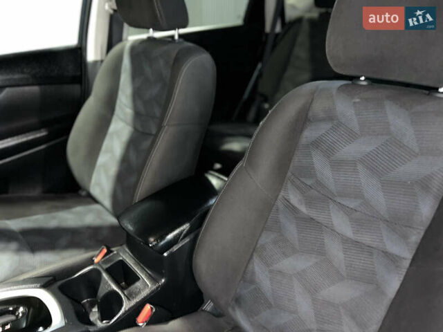 Синий Ниссан Rogue, объемом двигателя 2.49 л и пробегом 136 тыс. км за 13300 $, фото 69 на Automoto.ua