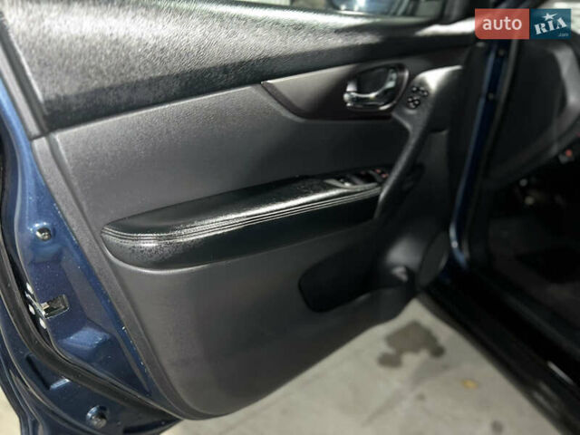 Синий Ниссан Rogue, объемом двигателя 2.49 л и пробегом 136 тыс. км за 13300 $, фото 60 на Automoto.ua