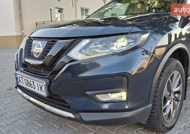 Синий Ниссан Rogue, объемом двигателя 2.5 л и пробегом 278 тыс. км за 11700 $, фото 6 на Automoto.ua