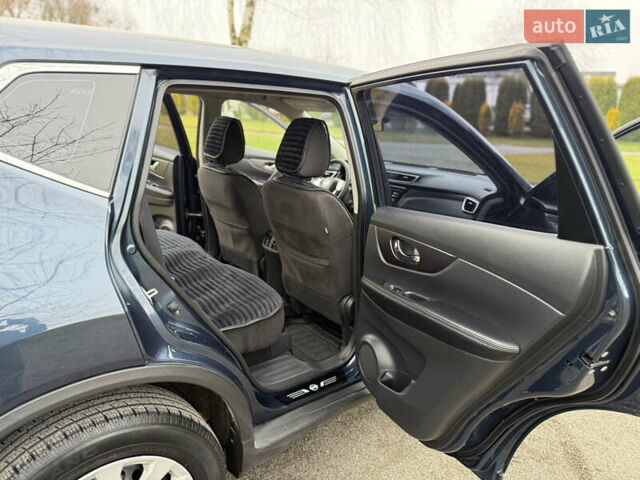 Синий Ниссан Rogue, объемом двигателя 2.5 л и пробегом 205 тыс. км за 12200 $, фото 23 на Automoto.ua