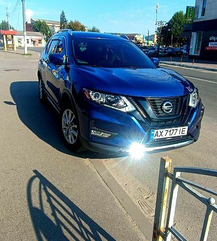Синий Ниссан Rogue, объемом двигателя 2.5 л и пробегом 97 тыс. км за 15500 $, фото 1 на Automoto.ua