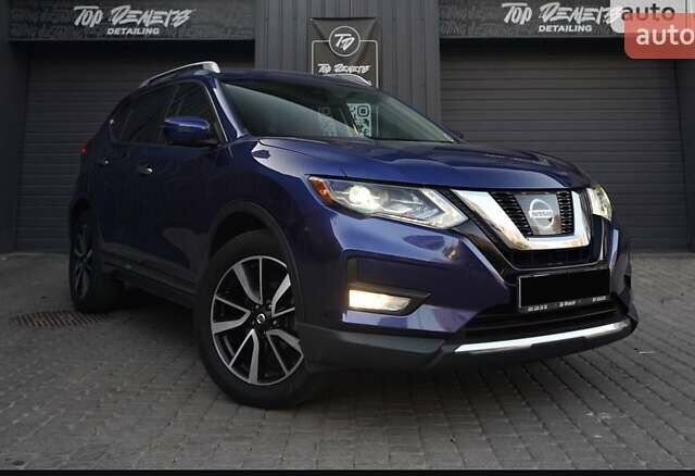 Синий Ниссан Rogue, объемом двигателя 2.5 л и пробегом 134 тыс. км за 15500 $, фото 2 на Automoto.ua