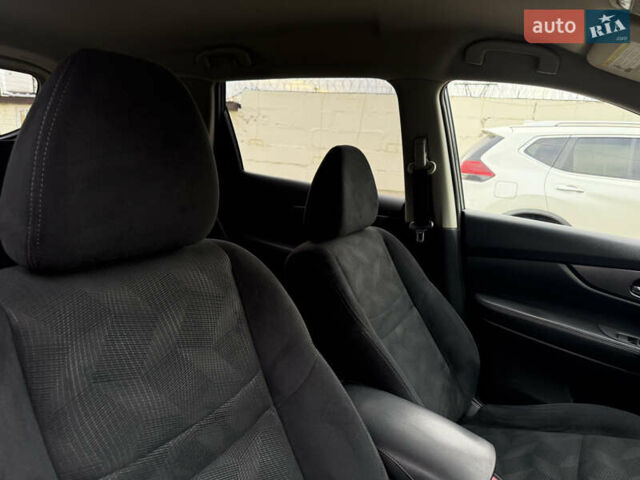 Синий Ниссан Rogue, объемом двигателя 2.5 л и пробегом 140 тыс. км за 12500 $, фото 51 на Automoto.ua