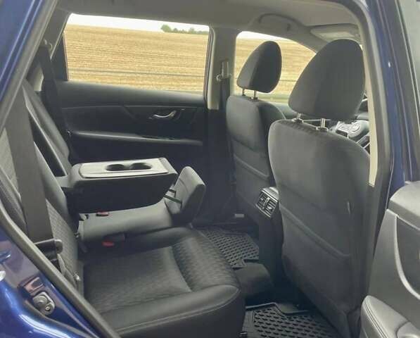 Синий Ниссан Rogue, объемом двигателя 2.5 л и пробегом 149 тыс. км за 14000 $, фото 7 на Automoto.ua