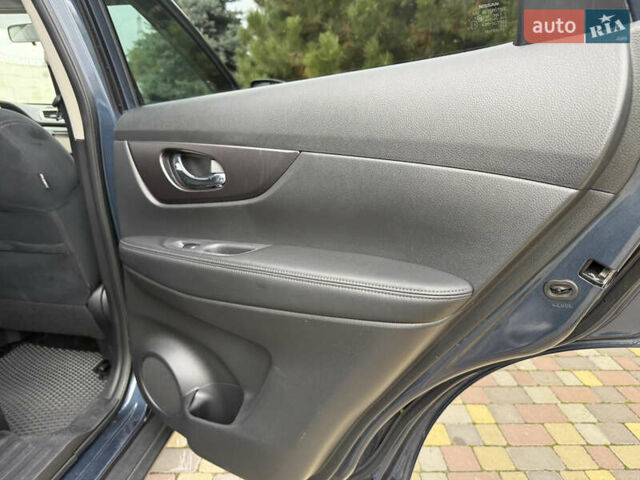 Синий Ниссан Rogue, объемом двигателя 2.5 л и пробегом 140 тыс. км за 12500 $, фото 49 на Automoto.ua