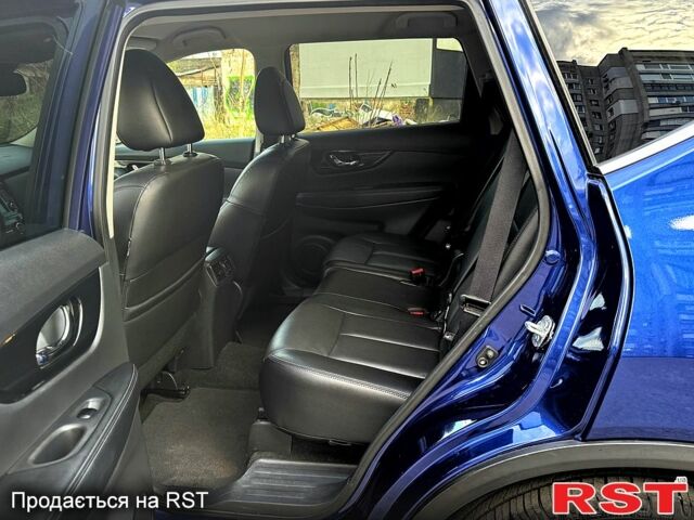 Синий Ниссан Rogue, объемом двигателя 2.5 л и пробегом 124 тыс. км за 16500 $, фото 7 на Automoto.ua