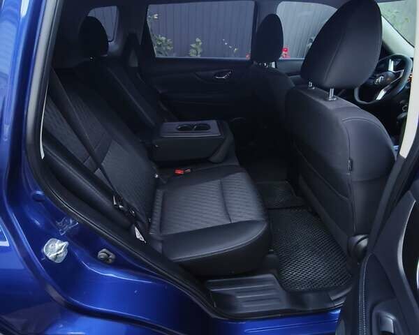 Синий Ниссан Rogue, объемом двигателя 2.49 л и пробегом 136 тыс. км за 13100 $, фото 4 на Automoto.ua