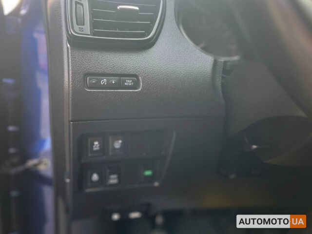 Синий Ниссан Rogue, объемом двигателя 2 л и пробегом 80 тыс. км за 16100 $, фото 11 на Automoto.ua