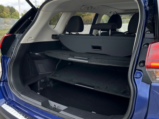 Синий Ниссан Rogue, объемом двигателя 2.5 л и пробегом 194 тыс. км за 13750 $, фото 5 на Automoto.ua