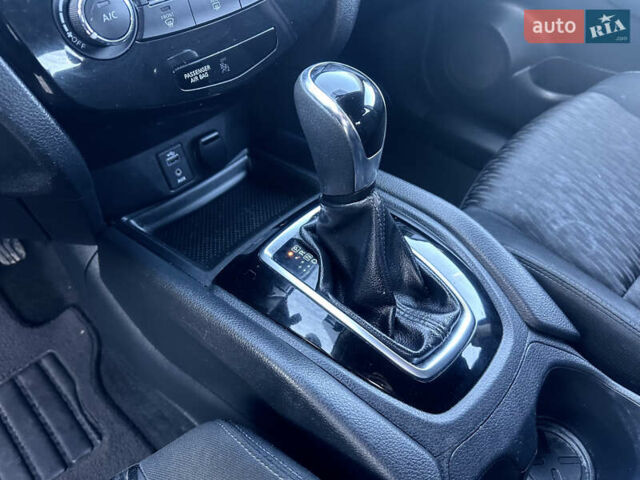 Синий Ниссан Rogue, объемом двигателя 2.5 л и пробегом 189 тыс. км за 9999 $, фото 9 на Automoto.ua