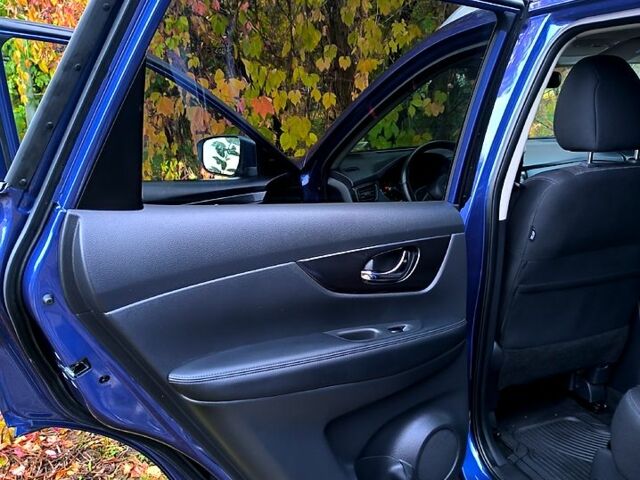 Синий Ниссан Rogue, объемом двигателя 2.5 л и пробегом 94 тыс. км за 17500 $, фото 6 на Automoto.ua