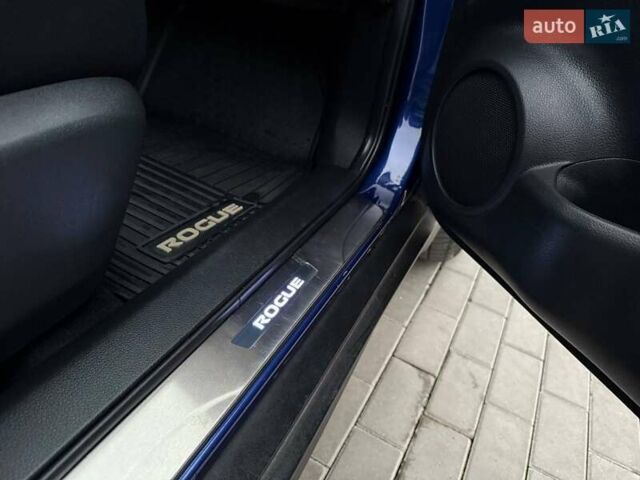 Синий Ниссан Rogue, объемом двигателя 2.49 л и пробегом 140 тыс. км за 17200 $, фото 2 на Automoto.ua