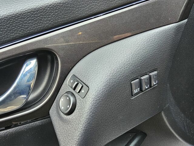 Синий Ниссан Rogue, объемом двигателя 2.5 л и пробегом 110 тыс. км за 16200 $, фото 7 на Automoto.ua