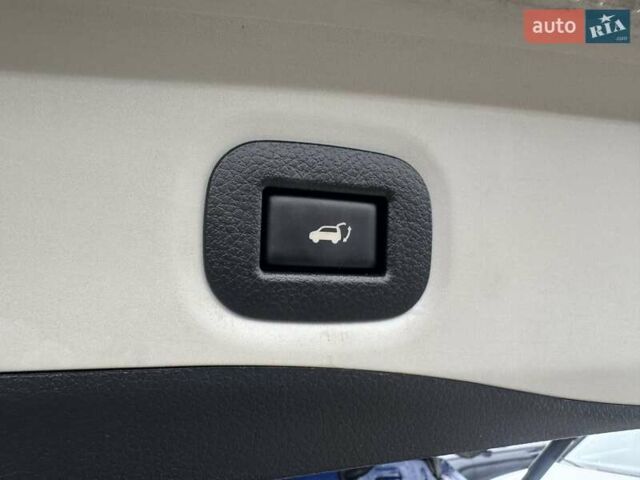 Синий Ниссан Rogue, объемом двигателя 2.49 л и пробегом 132 тыс. км за 17000 $, фото 9 на Automoto.ua