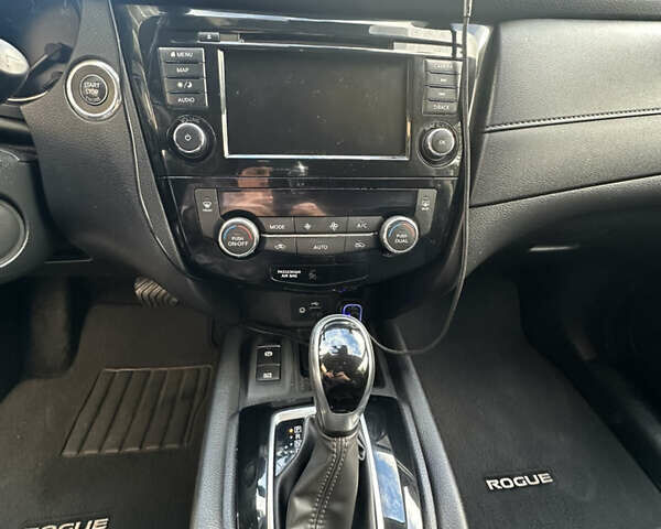 Синий Ниссан Rogue, объемом двигателя 2.49 л и пробегом 76 тыс. км за 19499 $, фото 21 на Automoto.ua