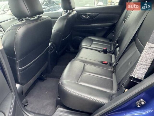 Синий Ниссан Rogue, объемом двигателя 2.49 л и пробегом 132 тыс. км за 17000 $, фото 17 на Automoto.ua