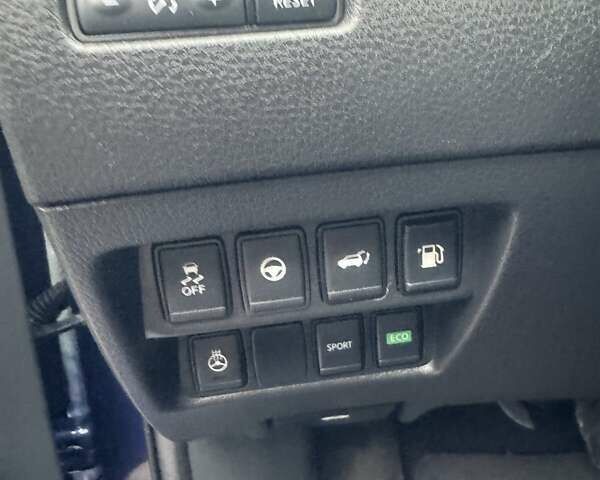 Синий Ниссан Rogue, объемом двигателя 2.49 л и пробегом 132 тыс. км за 17000 $, фото 15 на Automoto.ua