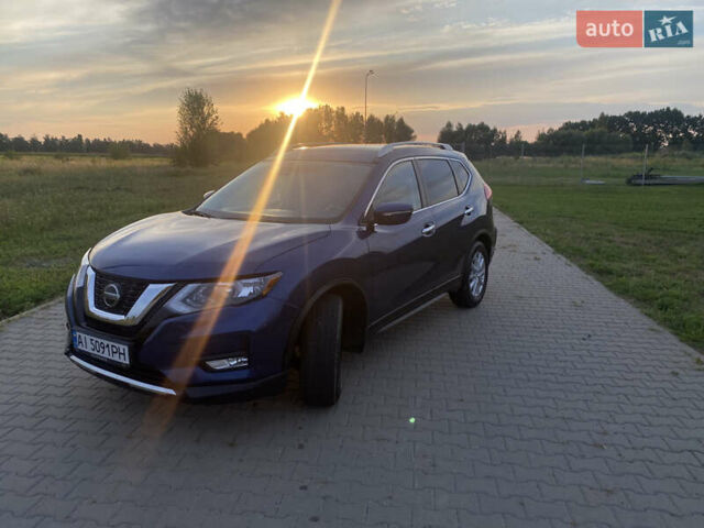 Синий Ниссан Rogue, объемом двигателя 2.49 л и пробегом 94 тыс. км за 15600 $, фото 2 на Automoto.ua