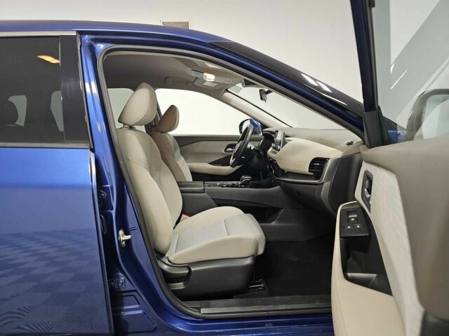 Синий Ниссан Rogue, объемом двигателя 2.5 л и пробегом 84 тыс. км за 16500 $, фото 6 на Automoto.ua