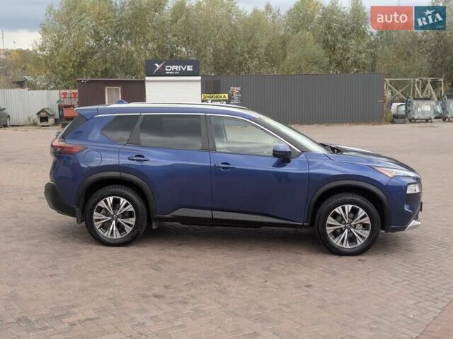 Синий Ниссан Rogue, объемом двигателя 1.5 л и пробегом 52 тыс. км за 22500 $, фото 3 на Automoto.ua