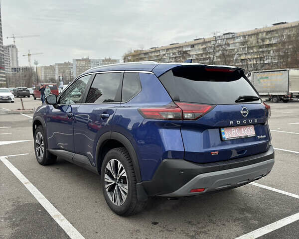 Синий Ниссан Rogue, объемом двигателя 1.5 л и пробегом 54 тыс. км за 21900 $, фото 2 на Automoto.ua