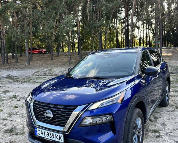 Синий Ниссан Rogue, объемом двигателя 1.5 л и пробегом 8 тыс. км за 22700 $, фото 1 на Automoto.ua