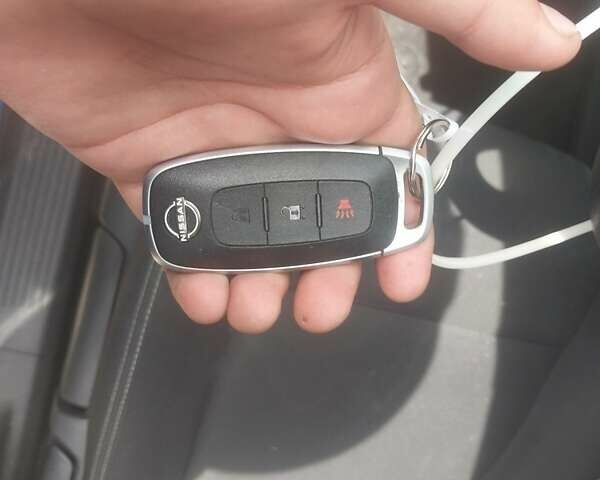 Синий Ниссан Rogue, объемом двигателя 1.5 л и пробегом 56 тыс. км за 15500 $, фото 5 на Automoto.ua