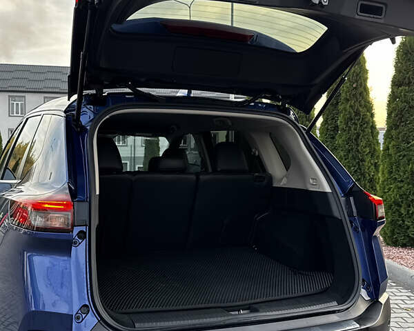 Синий Ниссан Rogue, объемом двигателя 1.5 л и пробегом 25 тыс. км за 22000 $, фото 5 на Automoto.ua