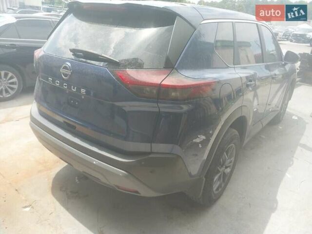 Синий Ниссан Rogue, объемом двигателя 1.5 л и пробегом 56 тыс. км за 15500 $, фото 4 на Automoto.ua