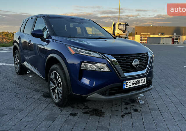 Синий Ниссан Rogue, объемом двигателя 1.5 л и пробегом 121 тыс. км за 19800 $, фото 2 на Automoto.ua