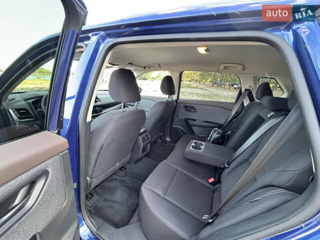 Синий Ниссан Rogue, объемом двигателя 1.5 л и пробегом 8 тыс. км за 22700 $, фото 16 на Automoto.ua