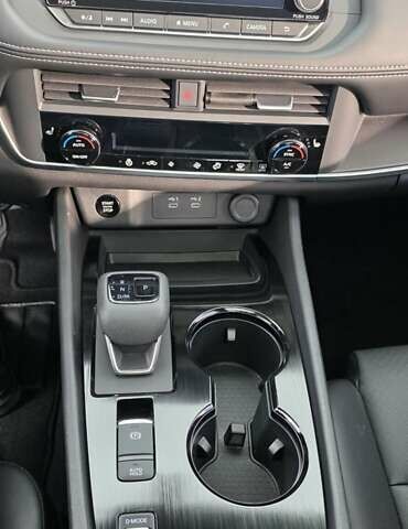 Синий Ниссан Rogue, объемом двигателя 1.5 л и пробегом 7 тыс. км за 23999 $, фото 13 на Automoto.ua