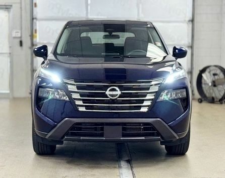 Синий Ниссан Rogue, объемом двигателя 1.5 л и пробегом 3 тыс. км за 24200 $, фото 3 на Automoto.ua